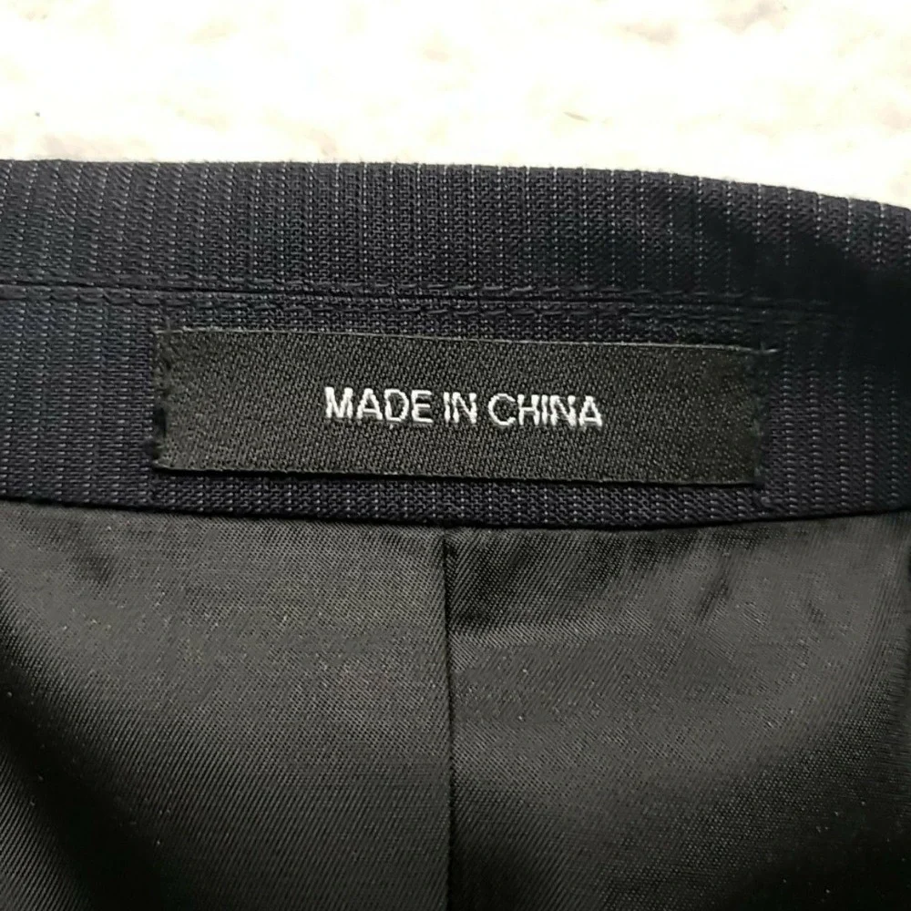 Van Heusen Suit Jacket Mens 42R Black Pinstripe Polyester Rayon Notch Lapel